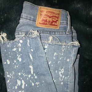 Levi’s 710 super skinny jeans.